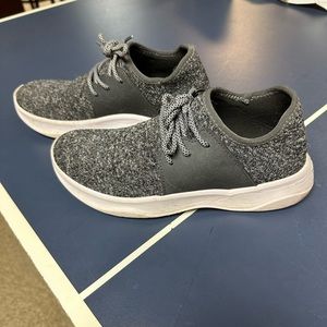 Vessi brand women’s tennis shoes. Size 8, water resistant. Worn 2-3 times max